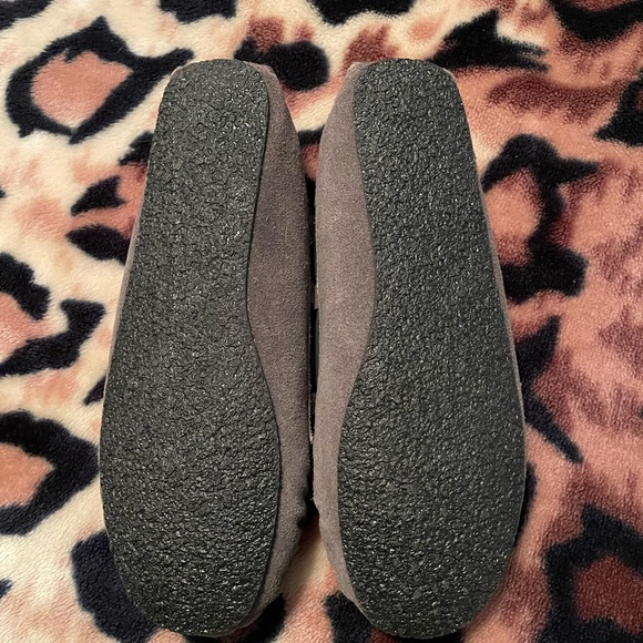 Minnetonka Women's Camp Tie Moc - Indoor/Outdoor Cozy Slippers with Durable Sole - Picture 4 of 5